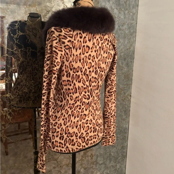 Cache Leopard Print Top with Faux Fur Collar - Picture 6 of 10